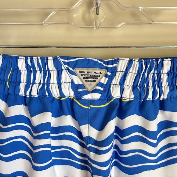 Columbia Blue/White/Yellow Wave Pattern Elastic Waist Unlined Shorts Size Large - Picture 7 of 10